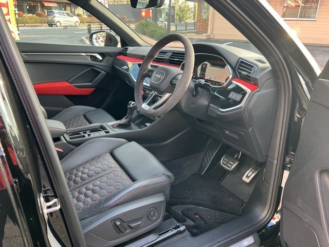 AUDI RS Q3 2024 Image 31