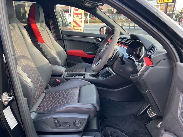 AUDI RS Q3 2024 Image 31