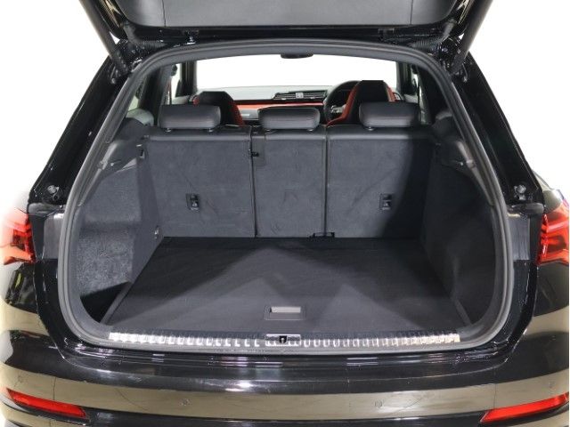 AUDI RS Q3 2024 Image 31