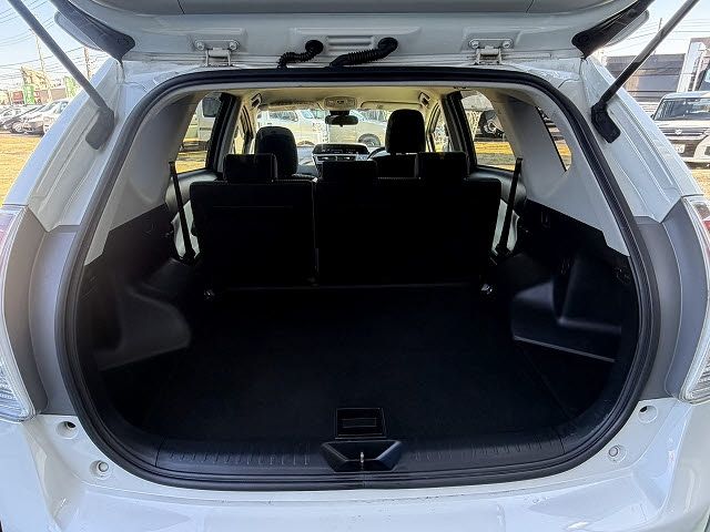 TOYOTA PRIUS ALPHA 2018 Image 31