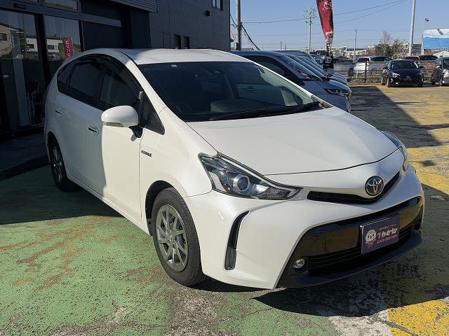 TOYOTA PRIUS ALPHA 2018 Image 31