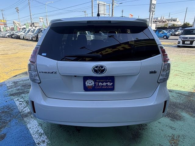 TOYOTA PRIUS ALPHA 2018 Image 31