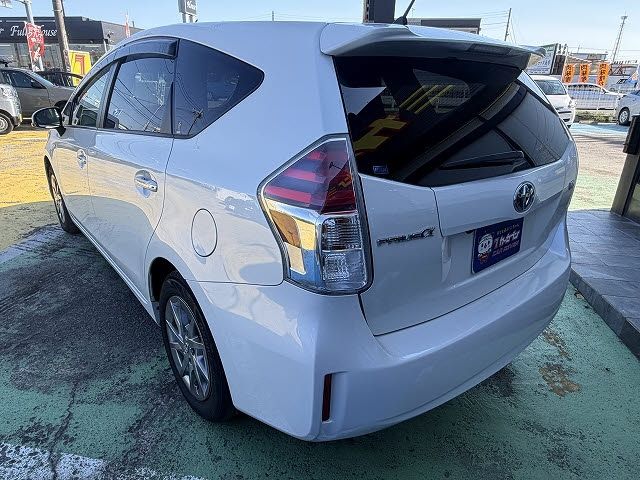 TOYOTA PRIUS ALPHA 2018 Image 31