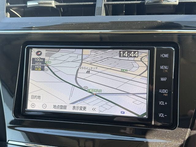 TOYOTA PRIUS ALPHA 2018 Image 31