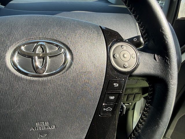 TOYOTA PRIUS ALPHA 2018 Image 31