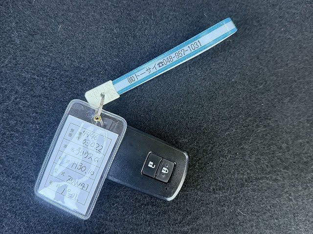 TOYOTA PRIUS ALPHA 2018 Image 31