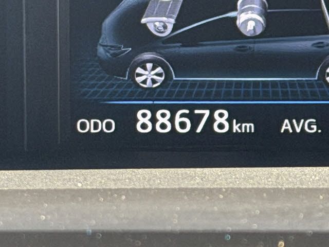 TOYOTA PRIUS ALPHA 2018 Image 31