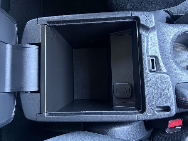 MAZDA AXELA SPORTS 2014 Image 31