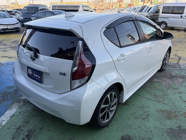 TOYOTA AQUA 2015 Image 31