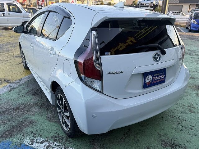 TOYOTA AQUA 2015 Image 31