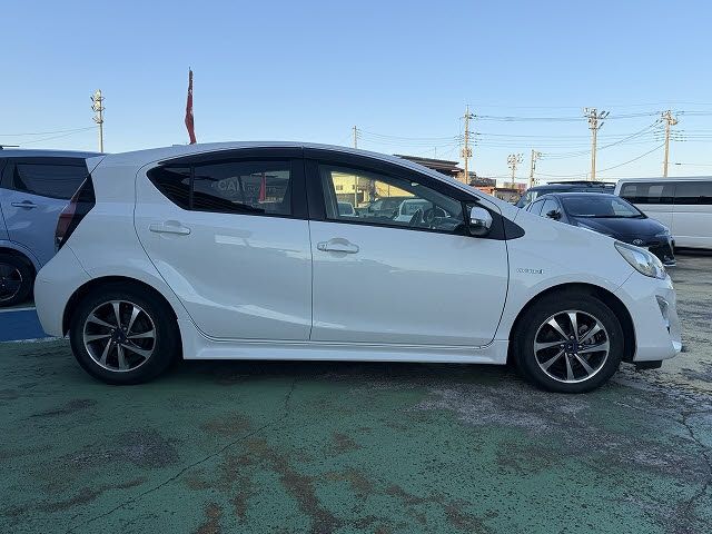 TOYOTA AQUA 2015 Image 31