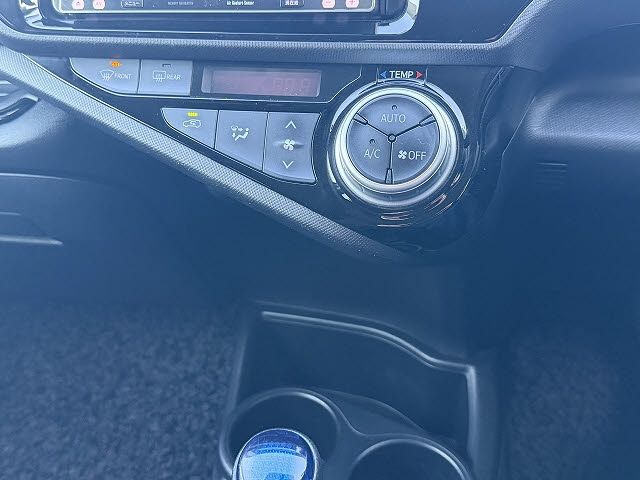 TOYOTA AQUA 2015 Image 31