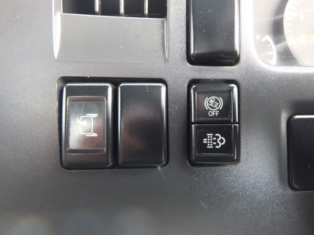 ISUZU ELF 2013 Image 31