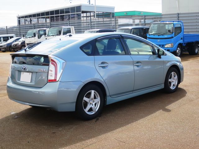 TOYOTA PRIUS 2012 Image 31