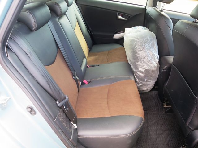 TOYOTA PRIUS 2012 Image 31