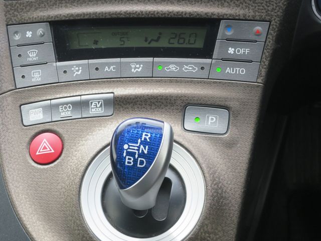TOYOTA PRIUS 2012 Image 31