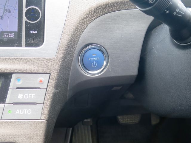 TOYOTA PRIUS 2012 Image 31