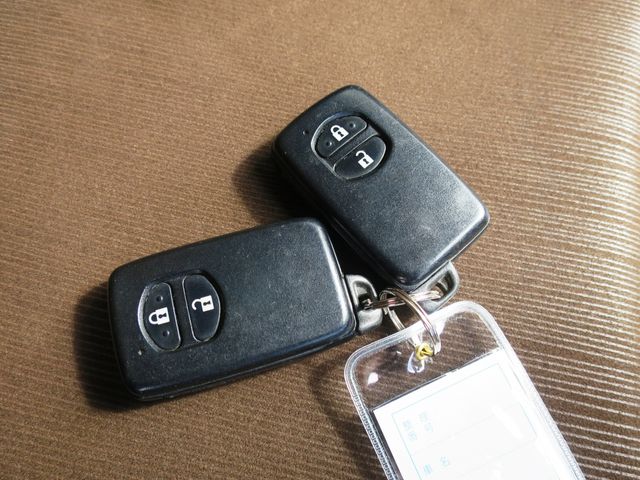 TOYOTA PRIUS 2012 Image 31