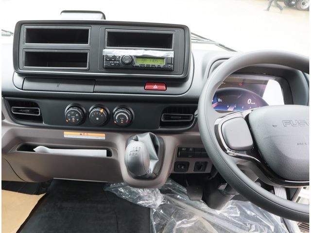 MITSUBISHI CANTER 2025 Image 31