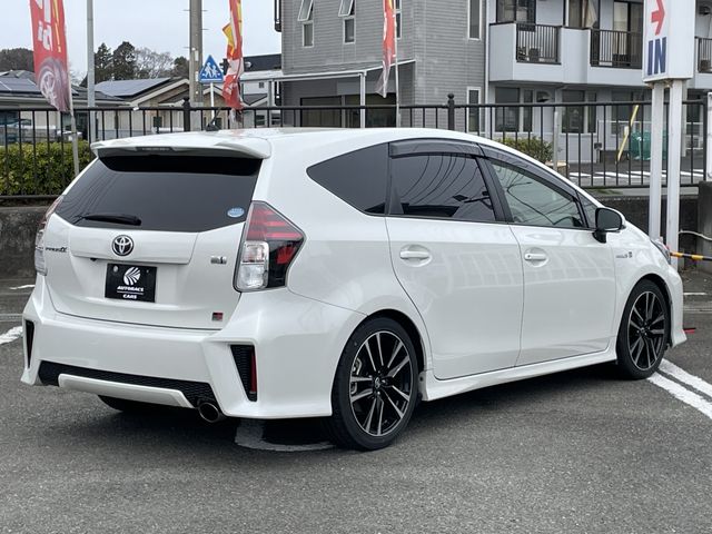 TOYOTA PRIUS ALPHA 2018 Image 31