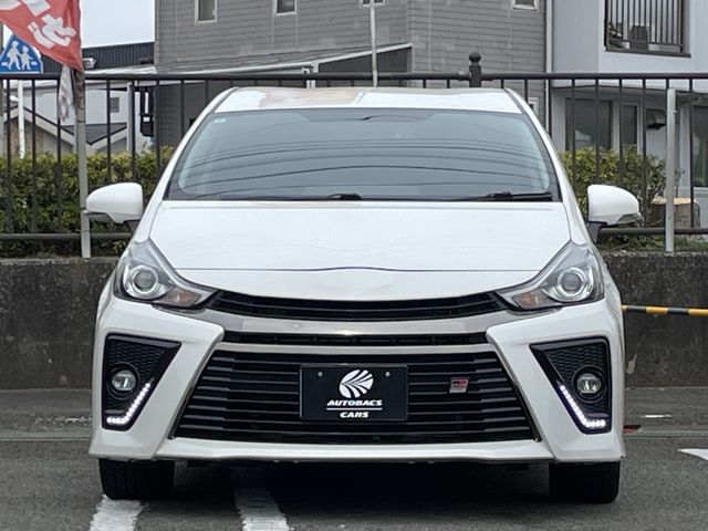 TOYOTA PRIUS ALPHA 2018 Image 31