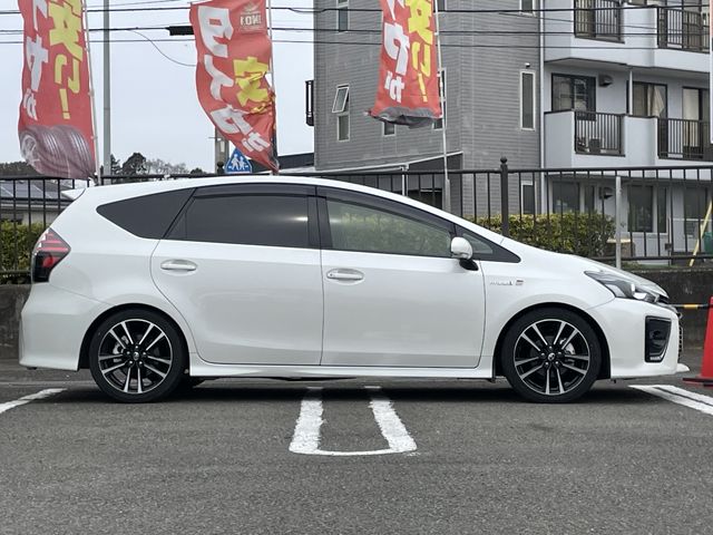 TOYOTA PRIUS ALPHA 2018 Image 31