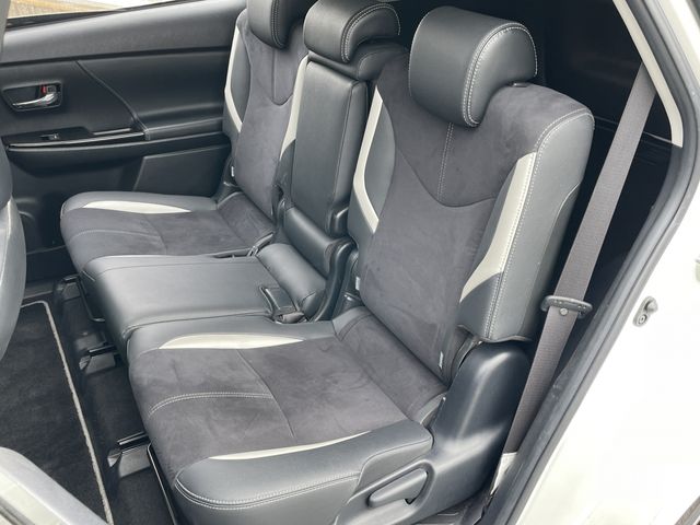 TOYOTA PRIUS ALPHA 2018 Image 31