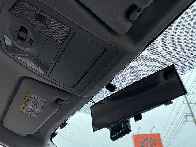 TOYOTA PRIUS ALPHA 2018 Image 31