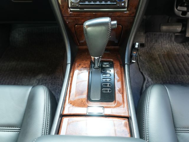 NISSAN GLORIA HARDTOP 4WD 1998 Image 31