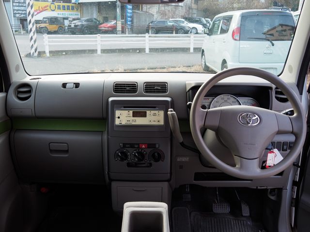 TOYOTA PIXIS SPACE 2013 Image 31