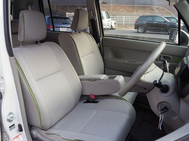 TOYOTA PIXIS SPACE 2013 Image 31