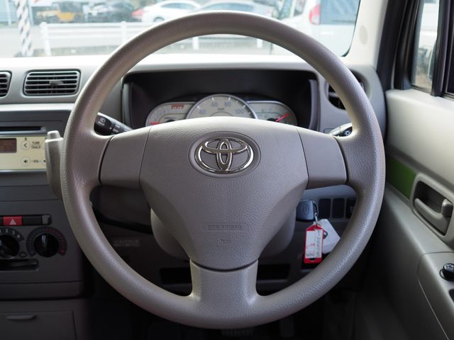 TOYOTA PIXIS SPACE 2013 Image 31