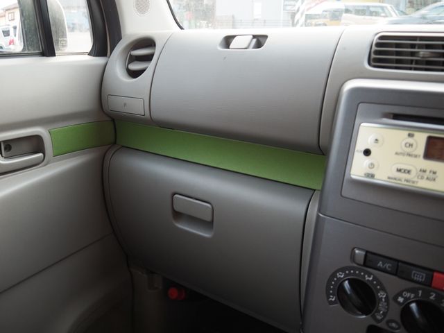 TOYOTA PIXIS SPACE 2013 Image 31