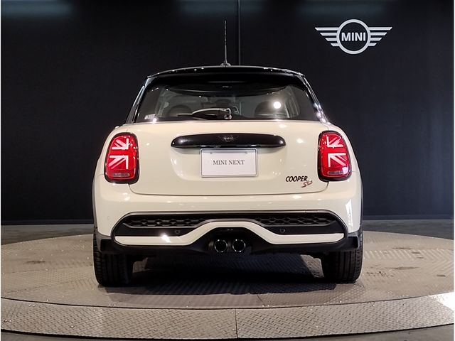 BMW MINI COOPER SD 5DOOR 2022 Image 31