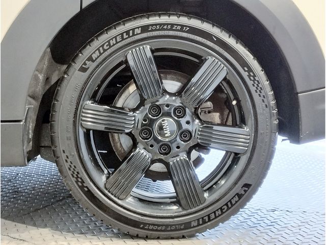 BMW MINI COOPER SD 5DOOR 2022 Image 31