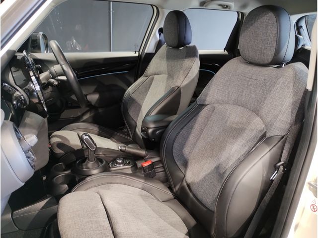 BMW MINI COOPER SD 5DOOR 2022 Image 31