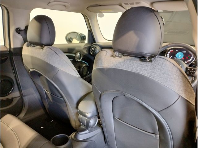 BMW MINI COOPER SD 5DOOR 2022 Image 31