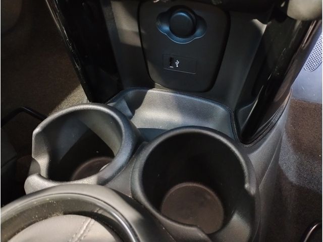 BMW MINI COOPER SD 5DOOR 2022 Image 31