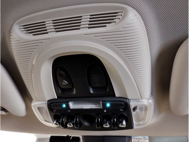 BMW MINI COOPER SD 5DOOR 2022 Image 31