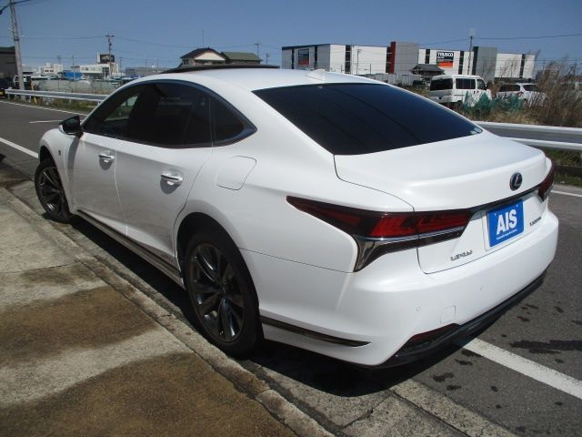 TOYOTA LEXUS LS500H 2017 Image 31