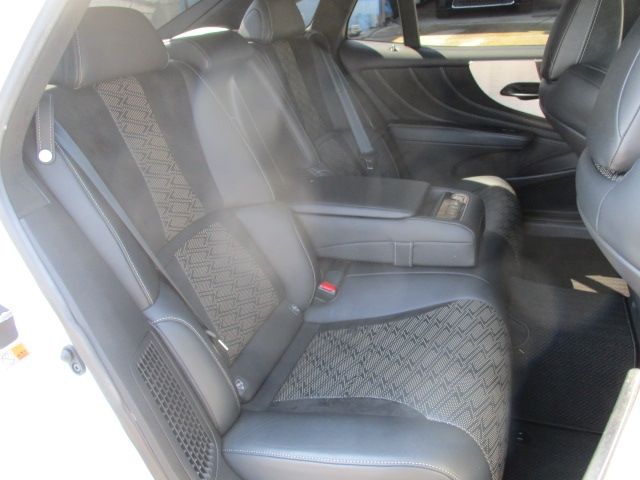 TOYOTA LEXUS LS500H 2017 Image 31