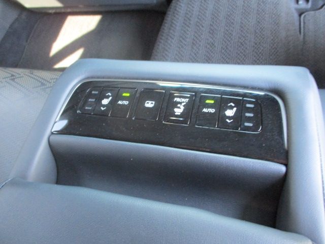 TOYOTA LEXUS LS500H 2017 Image 31