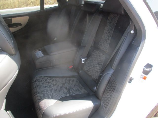 TOYOTA LEXUS LS500H 2017 Image 31