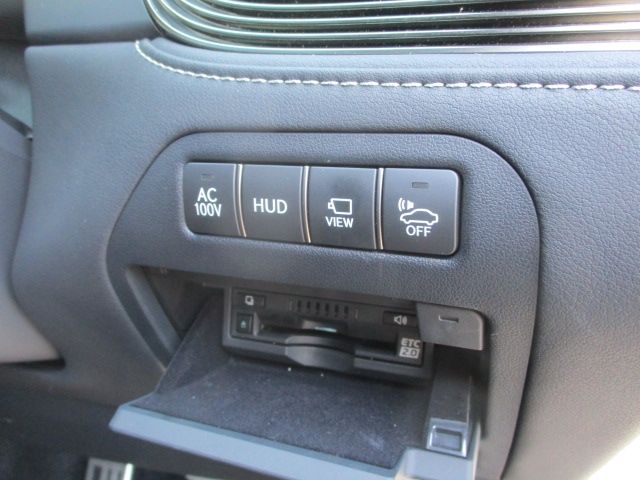 TOYOTA LEXUS LS500H 2017 Image 31