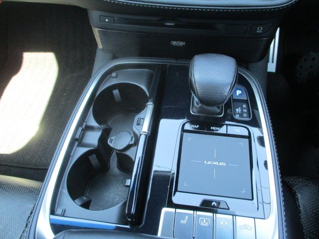 TOYOTA LEXUS LS500H 2017 Image 31