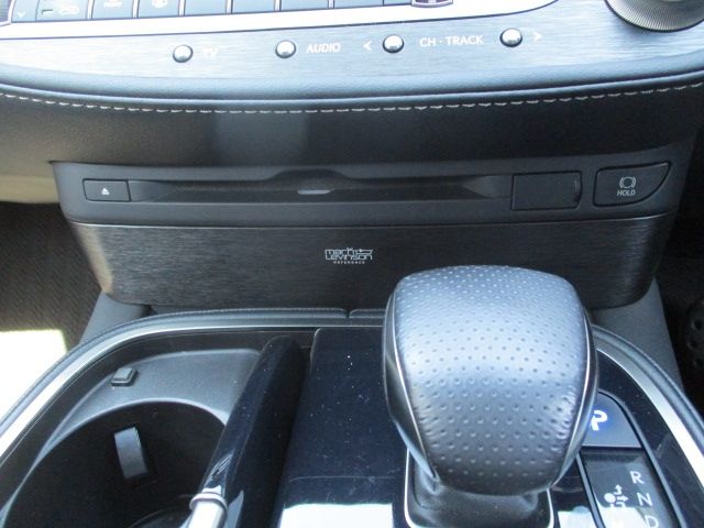 TOYOTA LEXUS LS500H 2017 Image 31