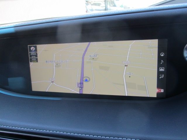 TOYOTA LEXUS LS500H 2017 Image 31