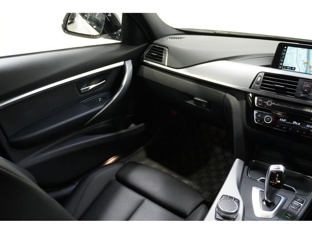 BMW 3SERIES TOURING 2019 Image 31