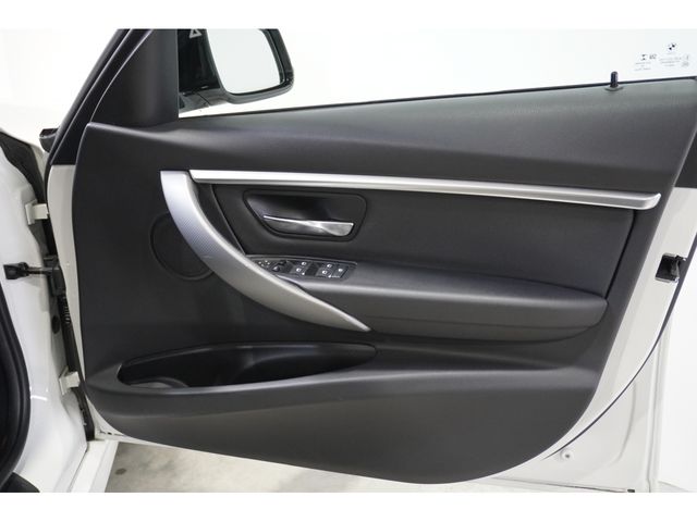 BMW 3SERIES TOURING 2019 Image 31