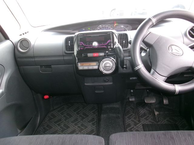 DAIHATSU TANTO 2013 Image 31